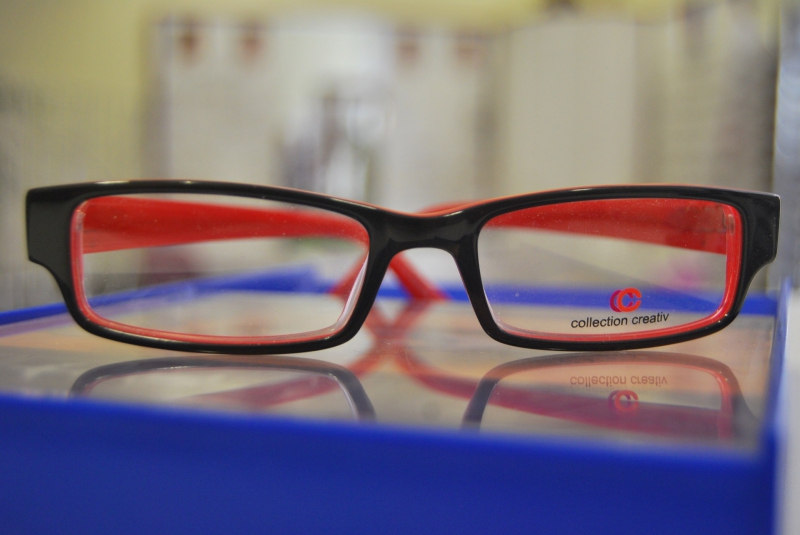 opticien-CLANS-min_view-sight-lens-frame-optics-spectacles-1141012-pxhere.com